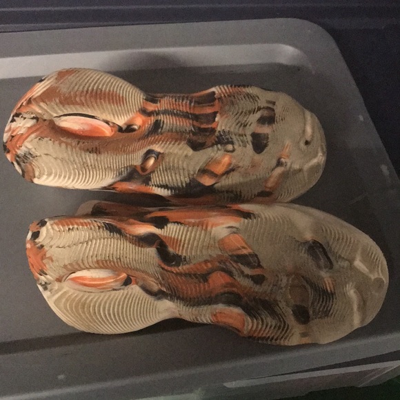 Shoes Foam Runners SZ 9 - Picture 4 of 4